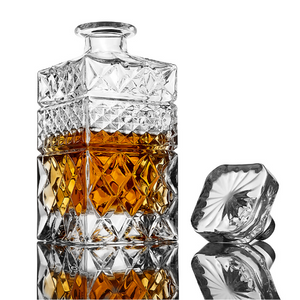 Elegant Whiskey Decanter & Glass Set – Crafted for Connoisseurs with Star-Patterned Carafe and Granite Chilling Rocks