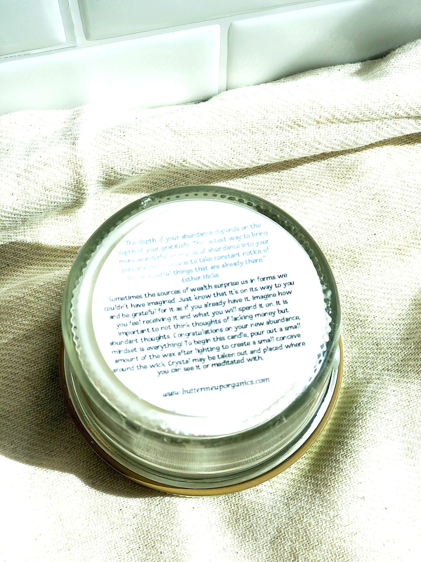 Abundance & Prosperity Candle – Hand-Poured with Citrine & Herbs